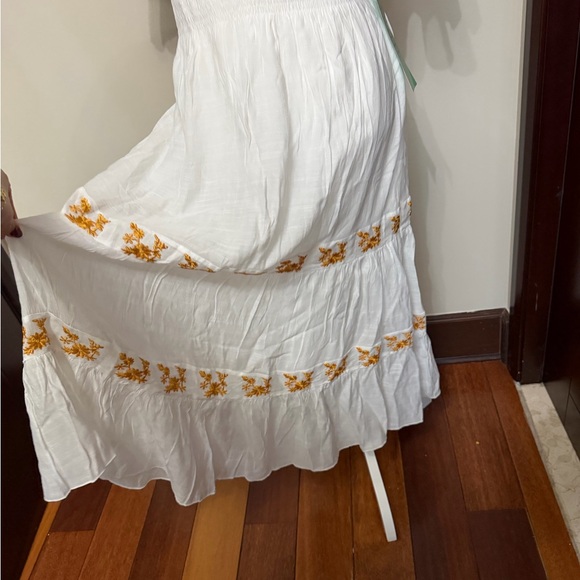 J Gee Elegant White Midi Dress with Orange Floral Accents nwt - Picture 4 of 12